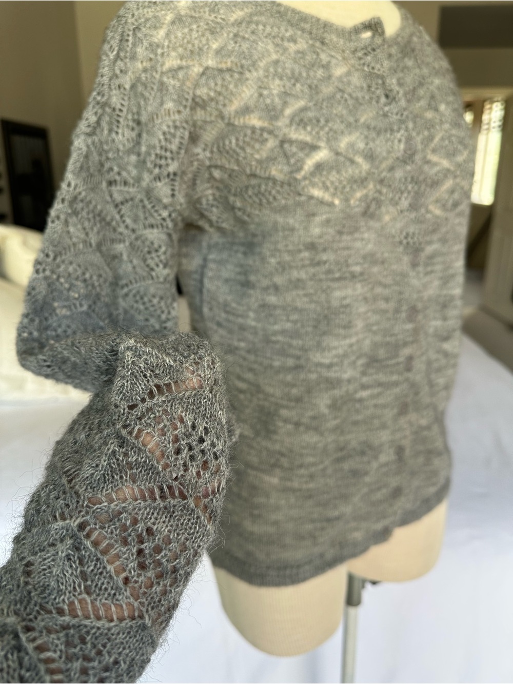 Coupe Collection gray lace-yoke Cardigan, size medium - Picture 6 of 12
